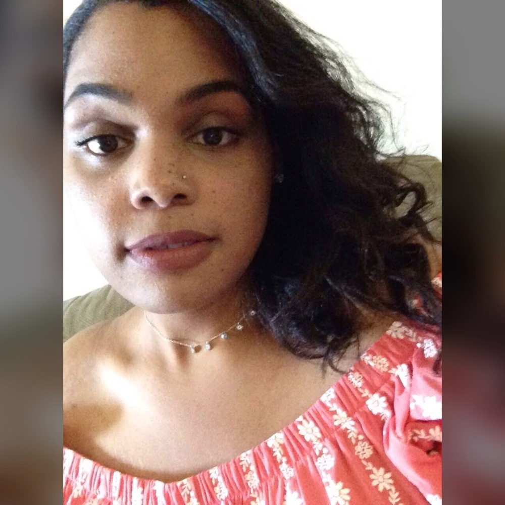 Meet your Posher, Alexis